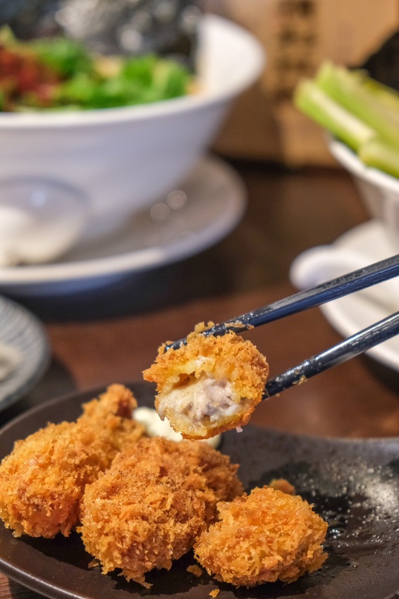 台中市西區香菜控快來台中勤美的「橫杉拉麵」實現香菜自由