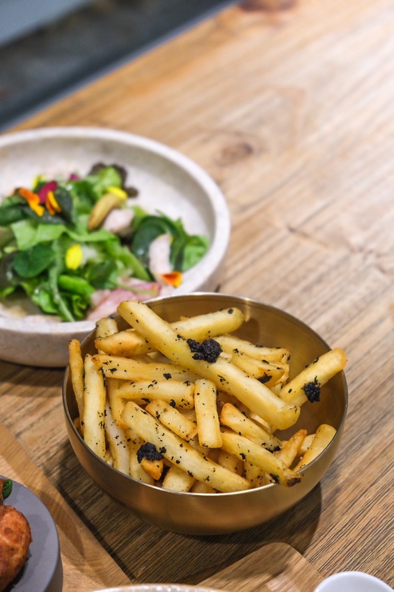 新竹縣竹北市「Yén itte 言って食処」宵夜時段可以吃太拉麵太幸福