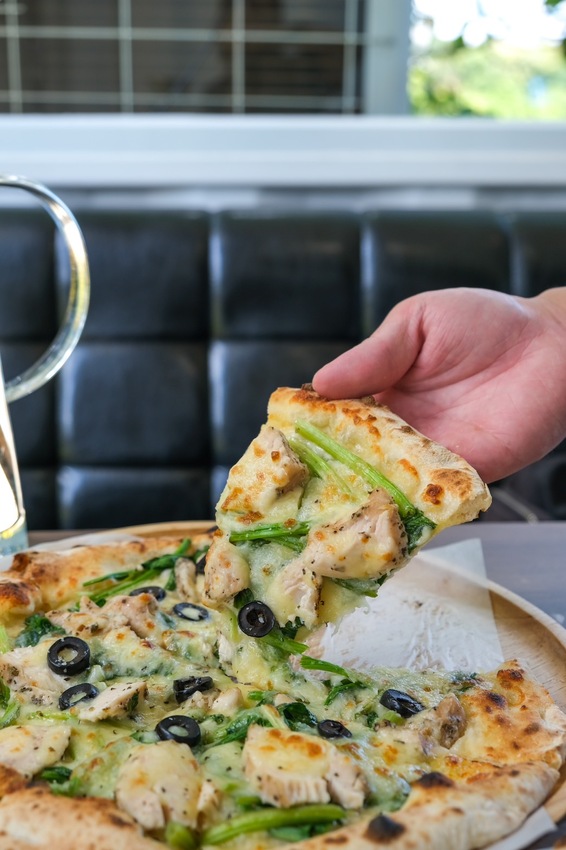 桃園市龍潭區巷弄裡的貨櫃窯烤披薩「村窯」