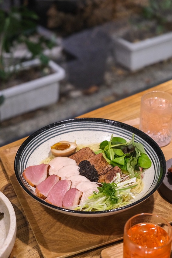 新竹縣竹北市「Yén itte 言って食処」宵夜時段可以吃太拉麵太幸福