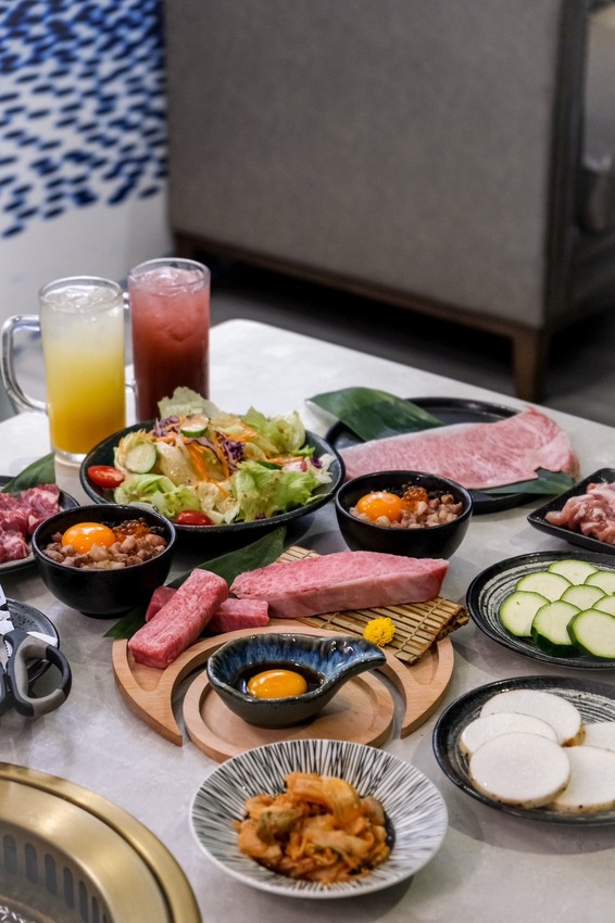 桃園市桃園區自己烤現打六折的「純水燒肉」