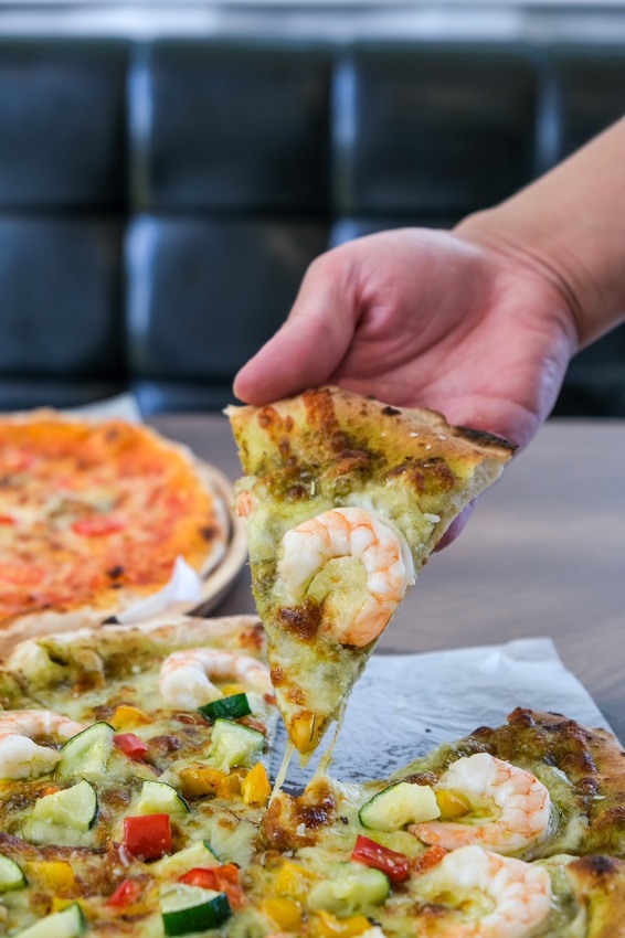 桃園市龍潭區巷弄裡的貨櫃窯烤披薩「村窯」