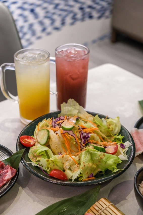 桃園市桃園區自己烤現打六折的「純水燒肉」