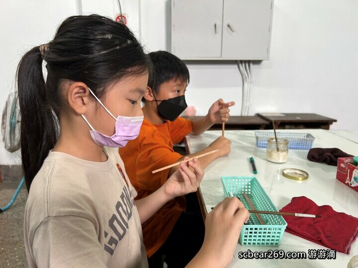 宜蘭縣五結鄉【宜蘭五結】「來玉兔鉛筆學校上學趣 ，親子景點推薦，導覽+鉛筆DIY，繪製屬於自己獨一無二的鉛筆（有獎徵