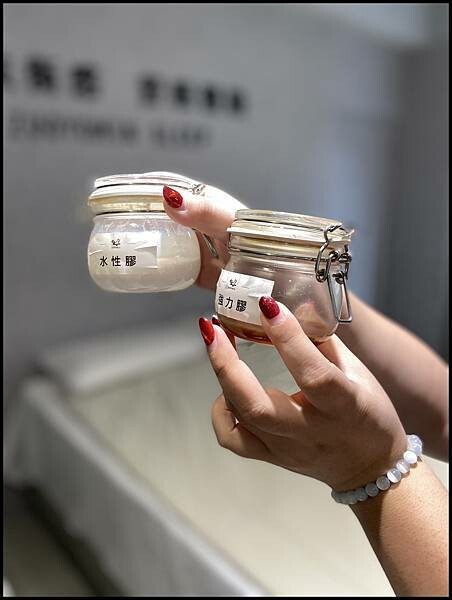 坐又銘沙發評價/台中沙發推薦/台中床墊試躺推薦/台中家居店門