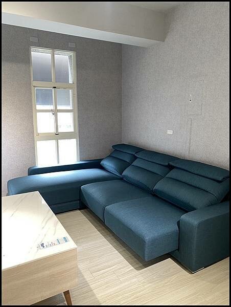 坐又銘沙發評價/台中沙發推薦/台中床墊試躺推薦/台中家居店門