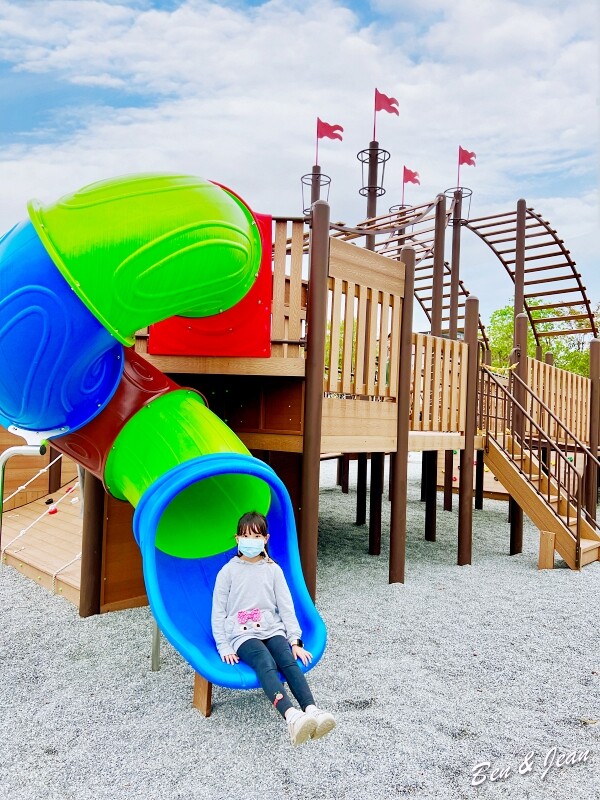 宜蘭縣羅東鎮羅東九號公園》船型木造親子共融遊樂場、草坪磨石子溜滑梯、圓頂體健設施、噴水池、鞦韆單槓遊戲場~免費景