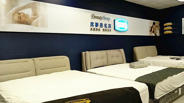 台中家具推薦|【中友家具】全台最大3000坪展場空間,品項超 台中家具推薦|【中友家具】全台最大3000坪展場空間,品項超