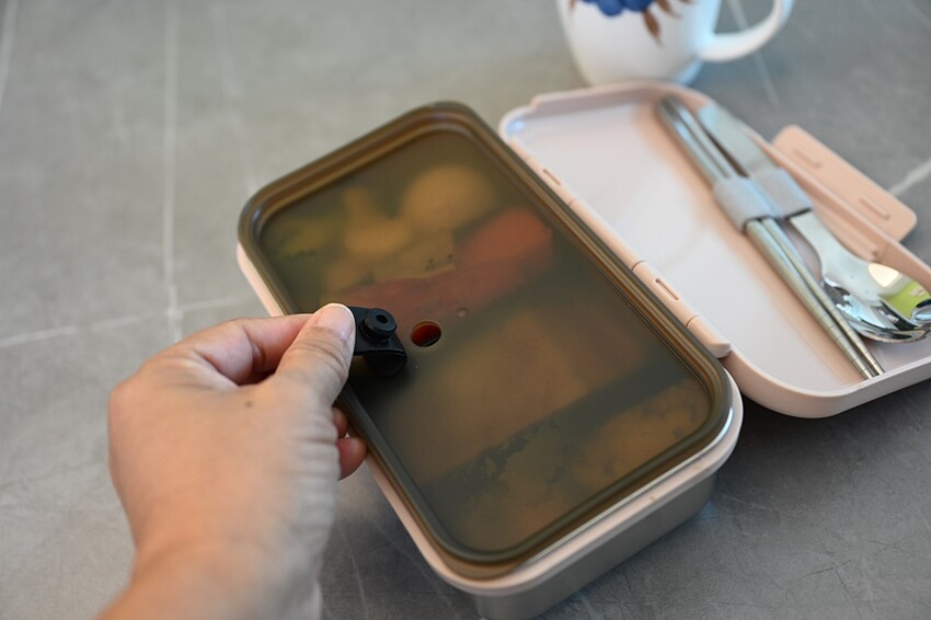 開箱。MASIONS 美心 Deluxe KAKO 卡扣式便當盒、外帶餐盒、分層分隔、可微波！ - 快樂的過每一天