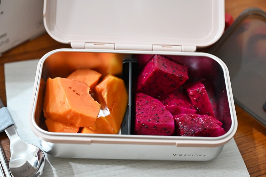 開箱。MASIONS 美心 Deluxe KAKO 卡扣式便當盒、外帶餐盒、分層分隔、可微波！ - 快樂的過每一天