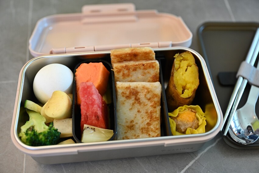 開箱。MASIONS 美心 Deluxe KAKO 卡扣式便當盒、外帶餐盒、分層分隔、可微波！ - 快樂的過每一天