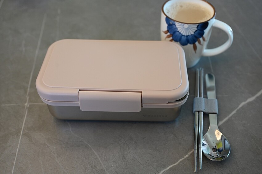 開箱。MASIONS 美心 Deluxe KAKO 卡扣式便當盒、外帶餐盒、分層分隔、可微波！ - 快樂的過每一天