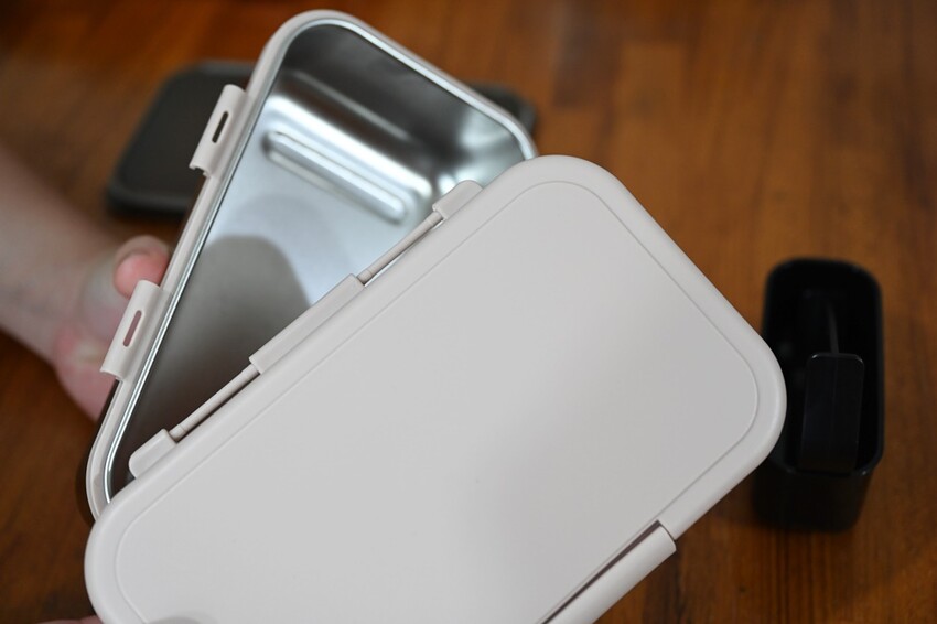 開箱。MASIONS 美心 Deluxe KAKO 卡扣式便當盒、外帶餐盒、分層分隔、可微波！ - 快樂的過每一天