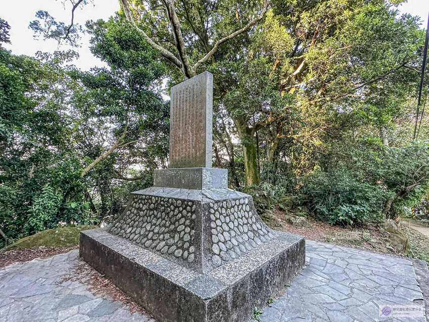 三峽IG秘境鳶山岩！五分鐘就能到達180度大台北美景，健行必來打卡景點。