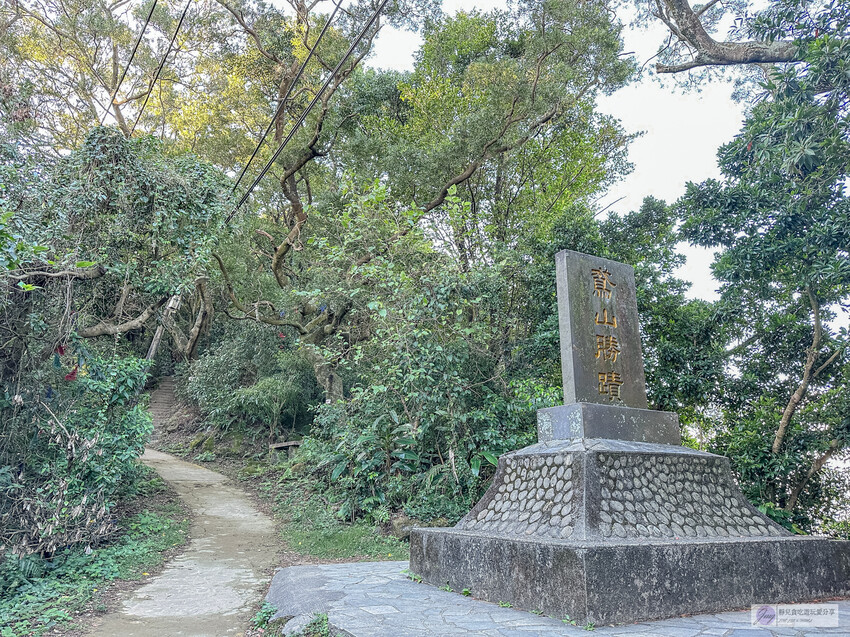 三峽IG秘境鳶山岩！五分鐘就能到達180度大台北美景，健行必來打卡景點。