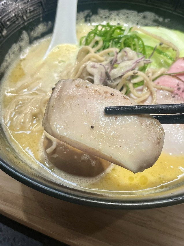 麵屋清流-近茄苳腳公車站的拉麵專門店,無預約只能現場排隊,可免費加麵/飯各一次,推松露蕈菇雞白湯d=====( ̄▽ ̄*)b