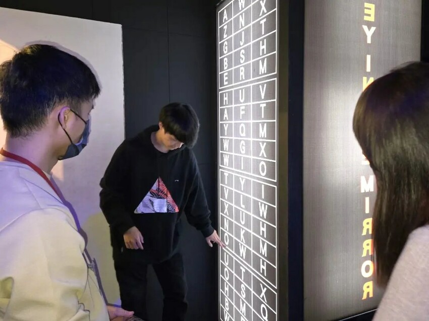 Escapeholics密室逃脫 中山國小店｜兩個人就能玩的密室逃脫！當月壽星半價超殺優惠！學生全團8折優惠！台北密室逃脫推薦、新竹密室逃脫推薦 - 佛系旅遊筆記