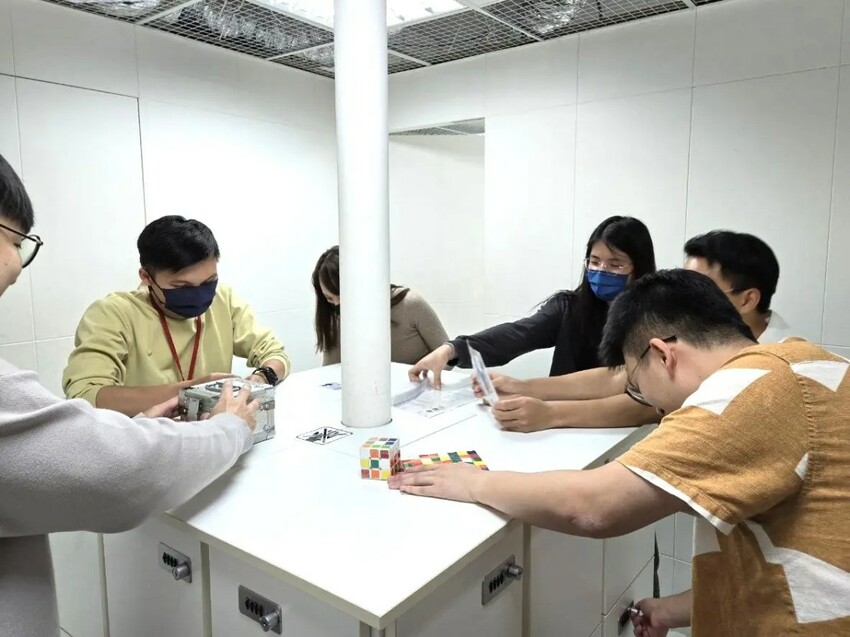 Escapeholics密室逃脫 中山國小店｜兩個人就能玩的密室逃脫！當月壽星半價超殺優惠！學生全團8折優惠！台北密室逃脫推薦、新竹密室逃脫推薦 - 佛系旅遊筆記