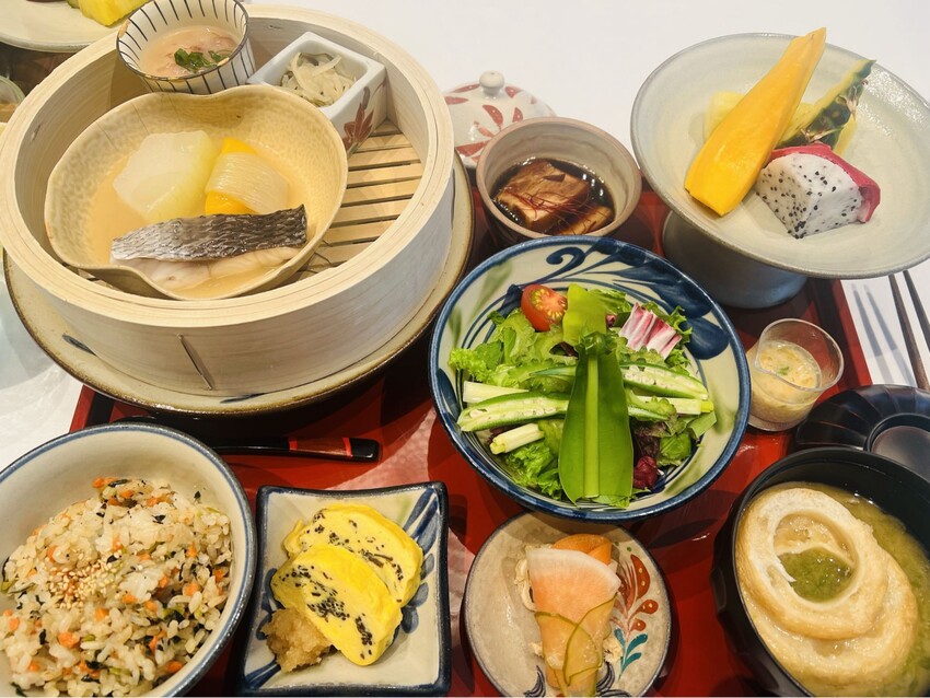 星野虹夕諾雅沖繩餐廳料理介紹:早餐、晚餐。星野Banta Cafe