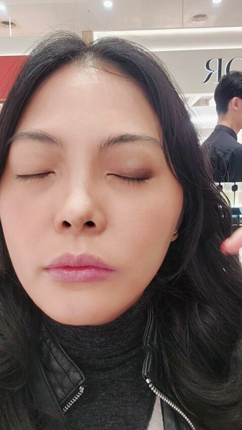 彩妝| 高雄漢神巨蛋TOM FORD聖誕節眼部彩妝體驗,︀聖誕閃閃迷濛的質感眼妝