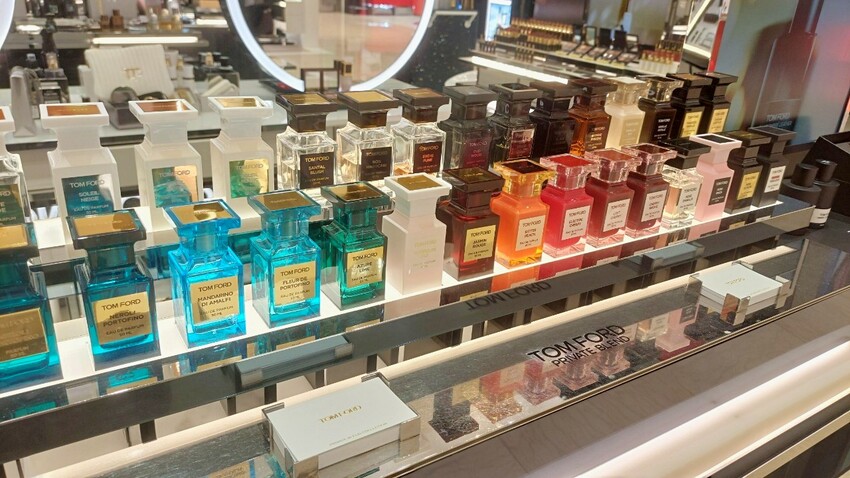 彩妝| 高雄漢神巨蛋TOM FORD聖誕節眼部彩妝體驗,︀聖誕閃閃迷濛的質感眼妝