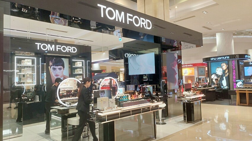 彩妝| 高雄漢神巨蛋TOM FORD聖誕節眼部彩妝體驗,︀聖誕閃閃迷濛的質感眼妝