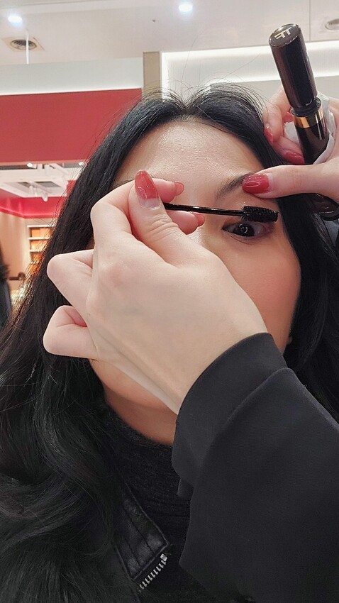 彩妝| 高雄漢神巨蛋TOM FORD聖誕節眼部彩妝體驗,︀聖誕閃閃迷濛的質感眼妝