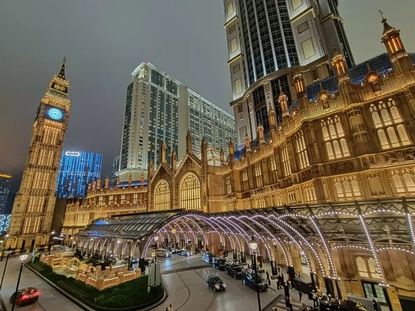 探索澳門小拉斯維加斯魅力!永利皇宮水舞、免費纜車體驗與必吃葡式蛋塔。