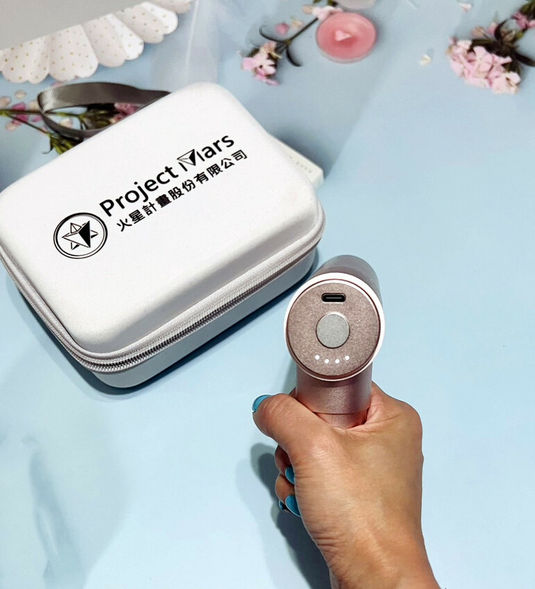 筋膜槍推薦！筋膜槍專家～火星計畫，Pisooka X 肌肉放鬆迷你輕量筋膜槍，小巧精緻攜帶方便，4組轉換頭使用好舒服！【筋膜槍】