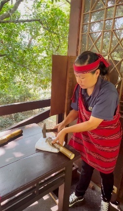 南投縣國姓鄉泰雅渡假村交通攻略【輕旅行】,不用開車也能到【泰雅渡假村】Atayal Resort!守護木³島 邁向勇士之路の考驗,原住民文化體驗,親子旅行,迎新團康活動!【南投旅遊】