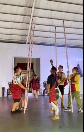 南投縣國姓鄉泰雅渡假村交通攻略【輕旅行】,不用開車也能到【泰雅渡假村】Atayal Resort!守護木³島 邁向勇士之路の考驗,原住民文化體驗,親子旅行,迎新團康活動!【南投旅遊】