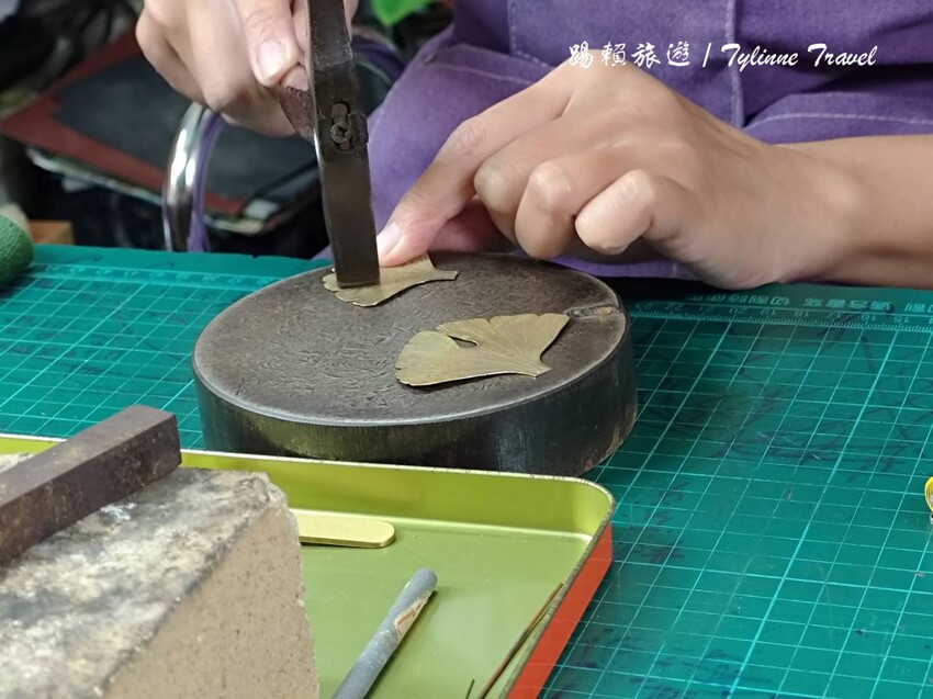 【台南手作】鋼鐵女孩工作室，超精美銀杏書籤吊飾 | 金工、手環戒指多種課程 | DIY手作體驗 | 個人專屬工作室