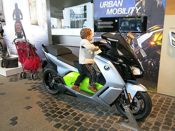 慕尼黑_BMW Welt + 奧林匹克公園半日遊