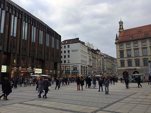 德國_慕尼黑老城區半日遊(卡爾廣場、瑪莉恩廣場、穀物市場)