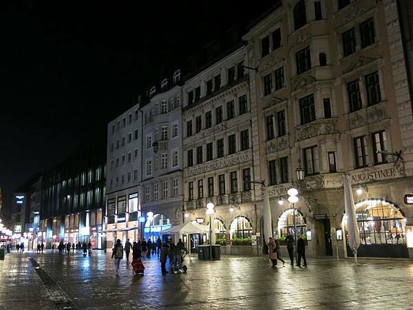 德國_慕尼黑老城區半日遊(卡爾廣場、瑪莉恩廣場、穀物市場)