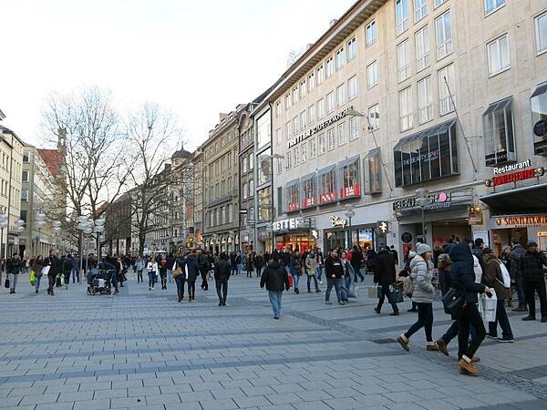 德國_慕尼黑老城區半日遊(卡爾廣場、瑪莉恩廣場、穀物市場)