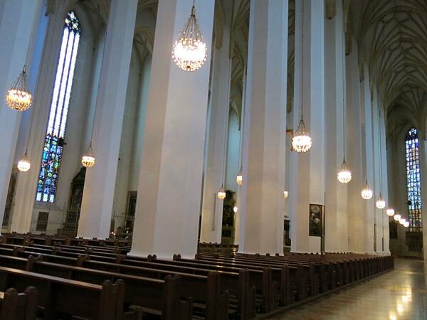 德國_慕尼黑老城區半日遊(卡爾廣場、瑪莉恩廣場、穀物市場)