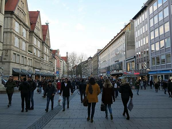 德國_慕尼黑老城區半日遊(卡爾廣場、瑪莉恩廣場、穀物市場)