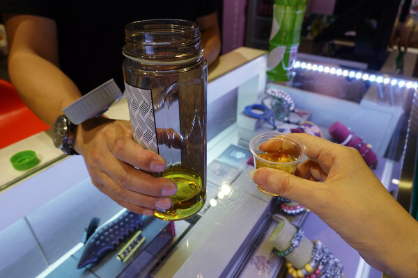 鶯歌陶瓷老街必逛的未來能量實驗室能量礦晶體,高科技與古老智慧完美結合的有感能量商品,簡單測試就能感受震撼