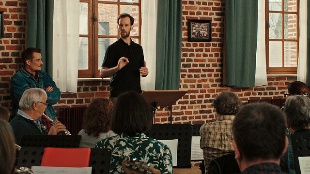 The Movie posters and stills of French Movie "法國電影《響亮心重奏》(En fanfare/The Marching Band )" will be launching from Dec 27, 2024 onwards in Taiwan.