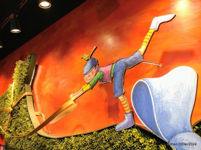 Hi-Life Convenience store Hsinchu river branch store with Jimmy painting theme store, 新竹 Hi-life 護城河畔幾米主題店 by SJKen , Dec 20, 2024. Hi-Life Convenience store Hsinchu river branch store with Jimmy painting theme store, 新竹 Hi-life 護城河畔幾米主題店 by SJKen , Dec 20, 2024.