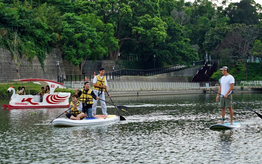 新竹青草湖SUP立槳體驗！天鵝船水上活動 交通資訊 價目表全攻略。