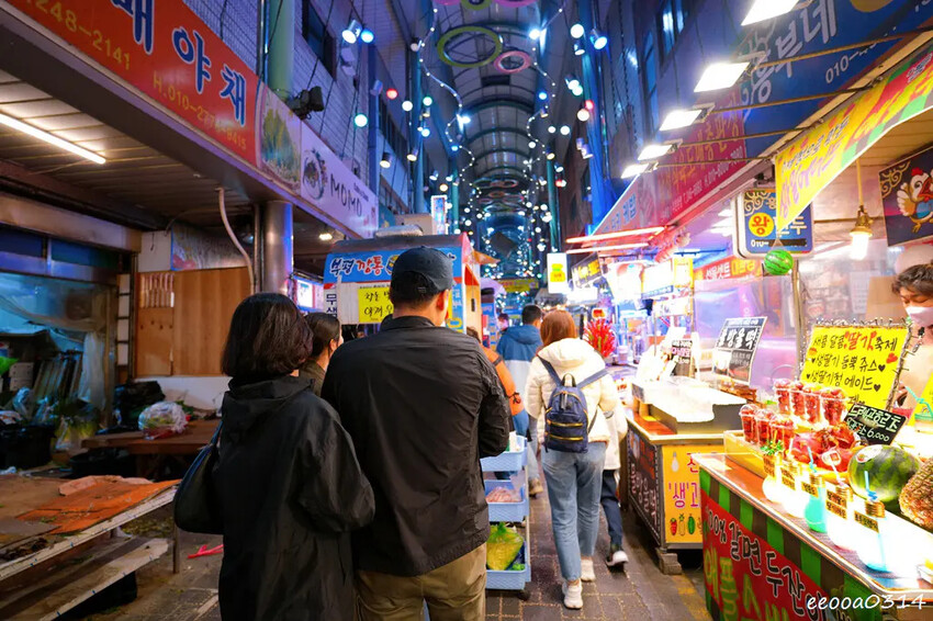 韓國釜山夜市美食「富平罐頭市場」，南浦洞密陽血腸豬肉湯飯，釜