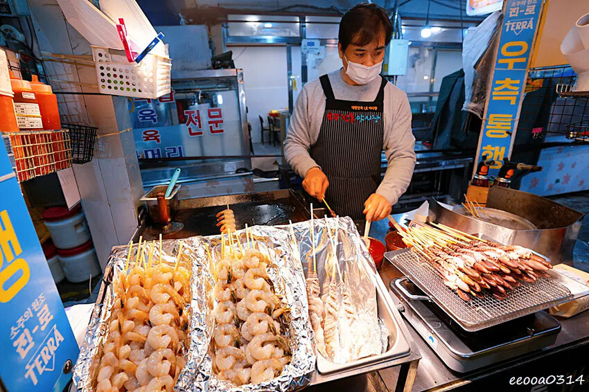 韓國釜山夜市美食「富平罐頭市場」，南浦洞密陽血腸豬肉湯飯，釜