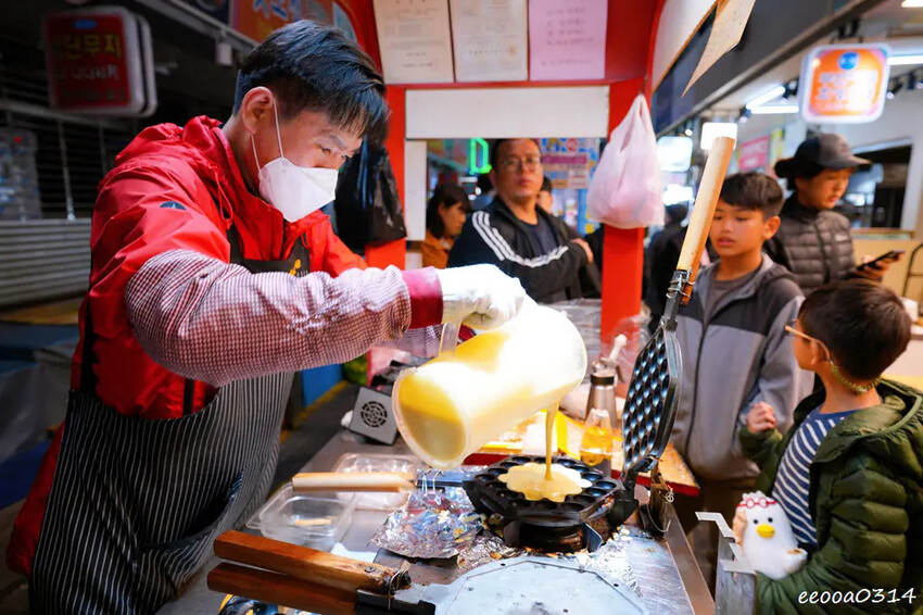 韓國釜山夜市美食「富平罐頭市場」，南浦洞密陽血腸豬肉湯飯，釜