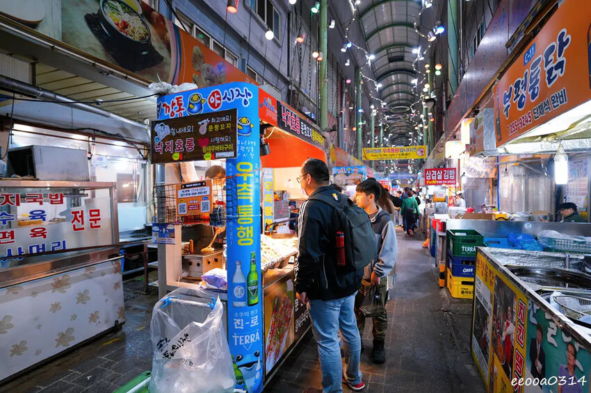韓國釜山夜市美食「富平罐頭市場」，南浦洞密陽血腸豬肉湯飯，釜