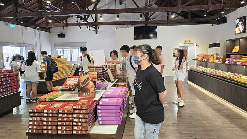 台中后里旅途中繼站!!人氣百年餅店一福堂進駐百年月眉糖廠!集結休息、購物、玩樂,還能順遊全台首座神秘煙囪隧道!