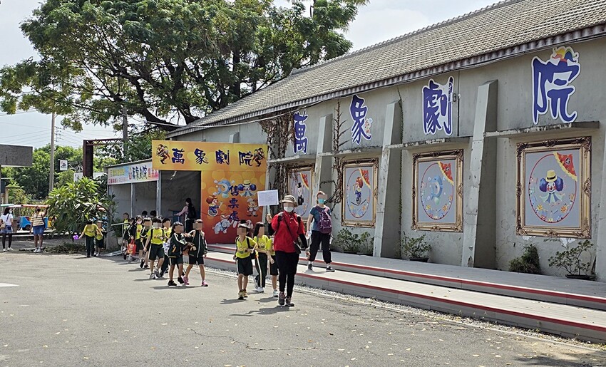 台中后里旅途中繼站!!人氣百年餅店一福堂進駐百年月眉糖廠!集結休息、購物、玩樂,還能順遊全台首座神秘煙囪隧道!