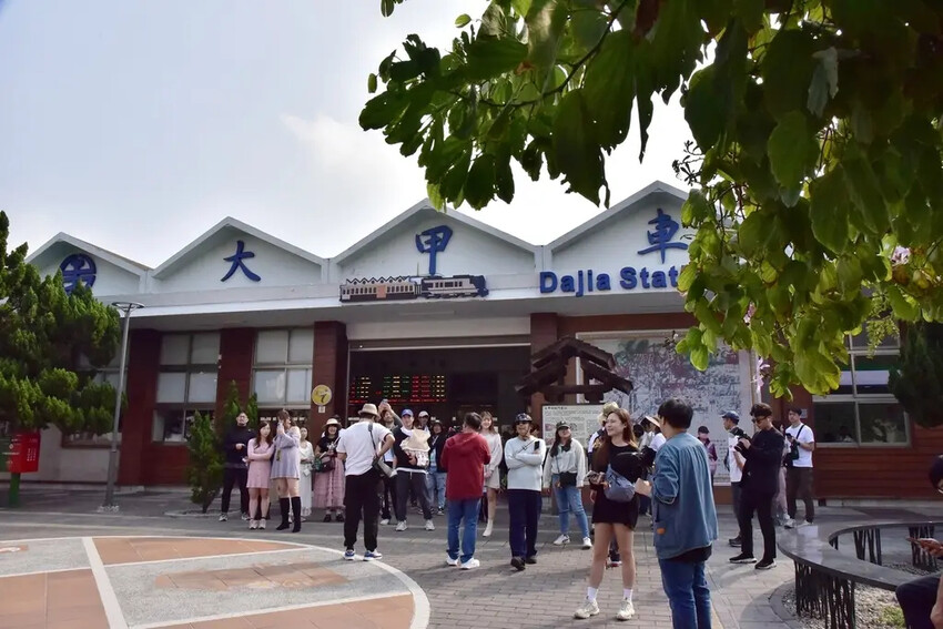 海風號開箱|全台首輛甜點觀光列車 雄獅旅遊獨家販售 海風號開箱|全台首輛甜點觀光列車 雄獅旅遊獨家販售