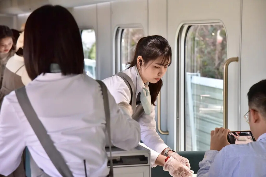 海風號開箱|全台首輛甜點觀光列車 雄獅旅遊獨家販售 海風號開箱|全台首輛甜點觀光列車 雄獅旅遊獨家販售